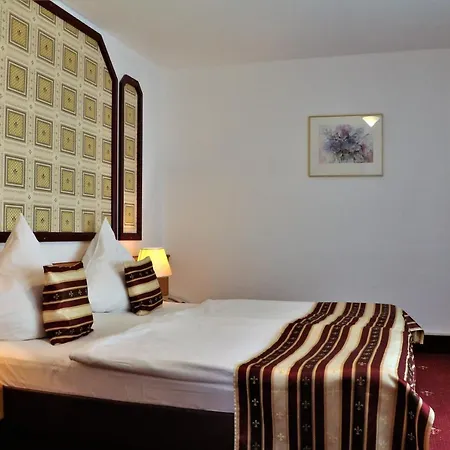 Neckarlux 3*